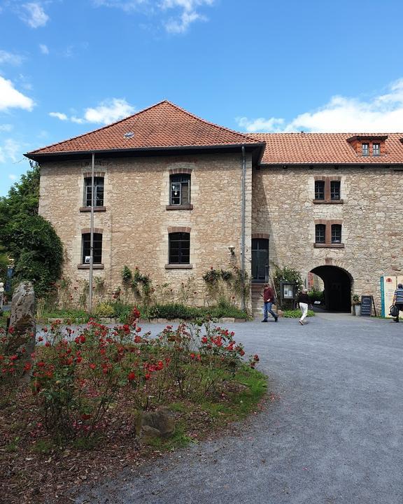 Rosencafé im Kloster Brunshausen